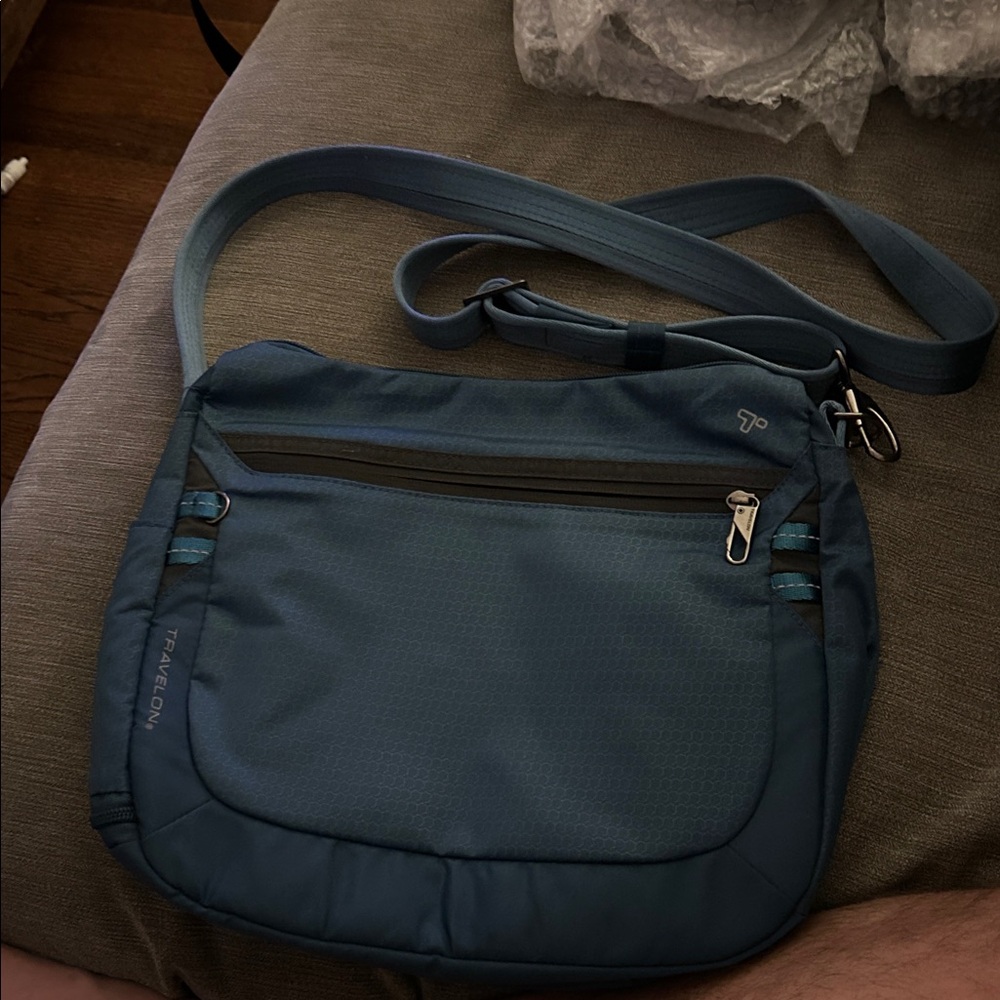 Travelon Crossbody Bag Anti Theft Active Medium Crossbody Teal 13”W X 11”H